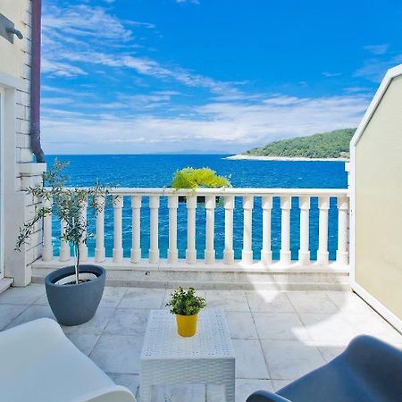 Luxury Bellavista Amazing Sea Holidays With Private Beach & Parking ميلنا المظهر الخارجي الصورة