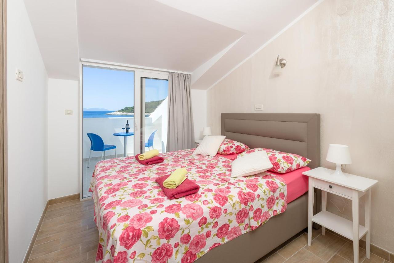 Luxury Bellavista Amazing Sea Holidays With Private Beach & Parking ميلنا المظهر الخارجي الصورة