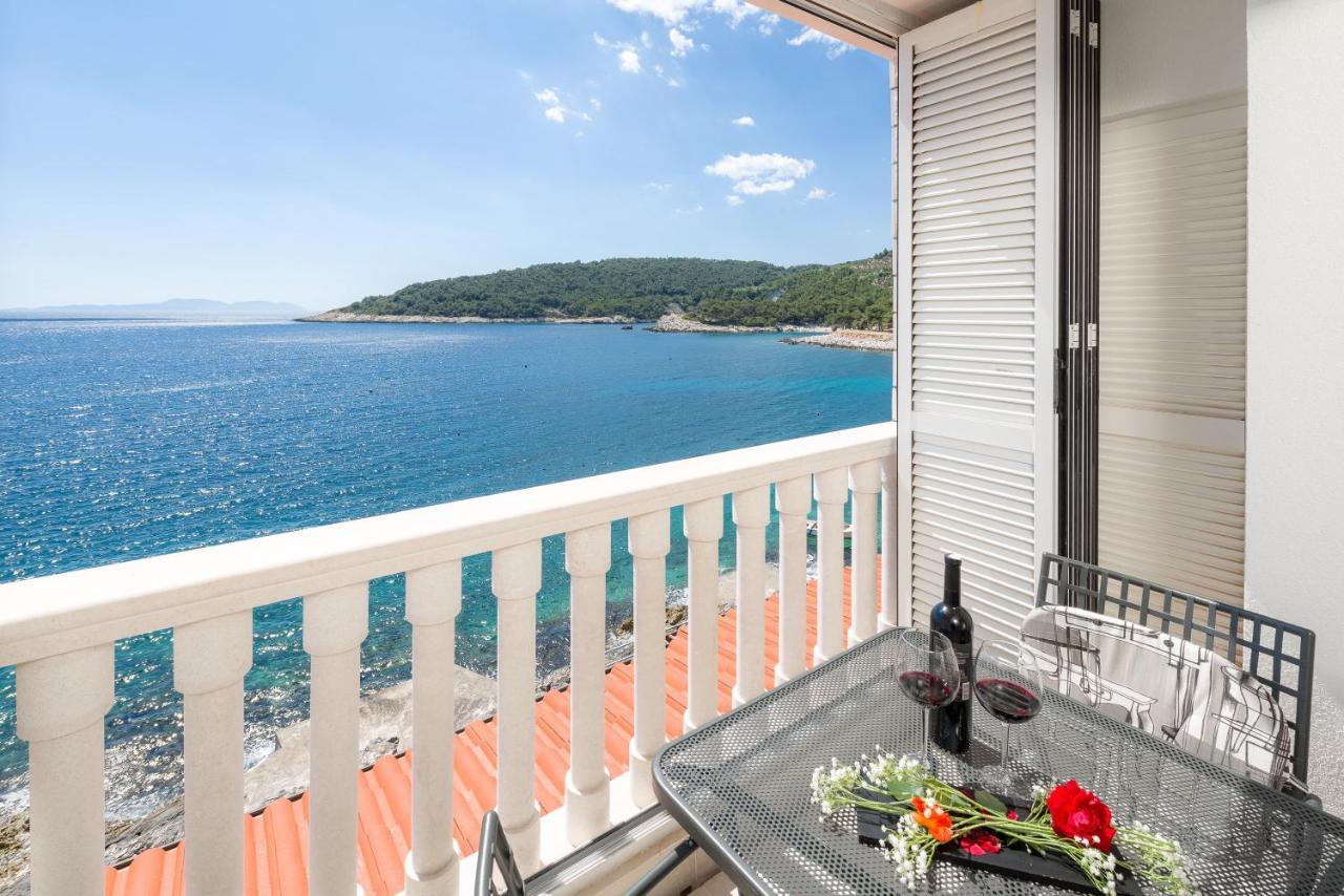Luxury Bellavista Amazing Sea Holidays With Private Beach & Parking ميلنا المظهر الخارجي الصورة