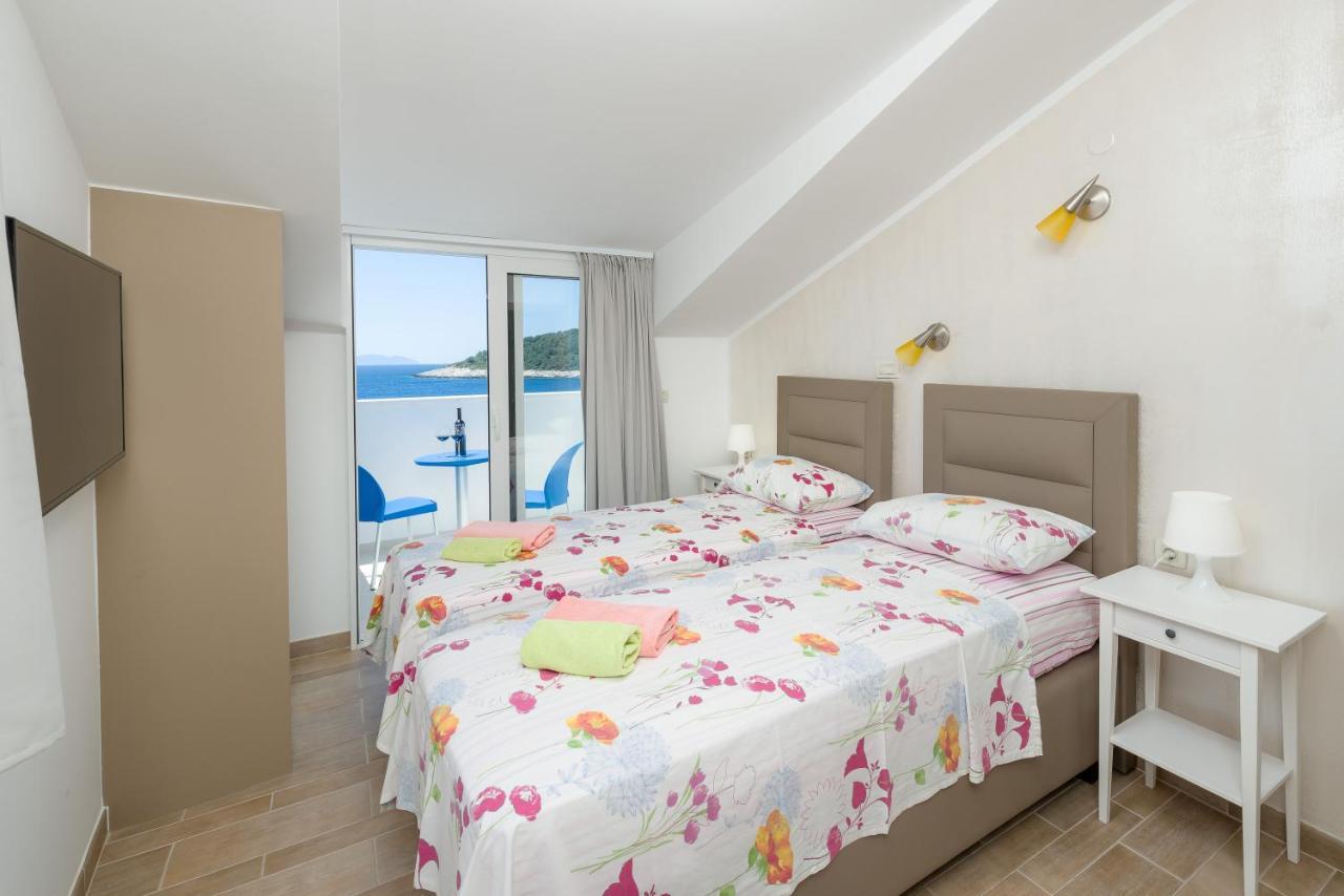 Luxury Bellavista Amazing Sea Holidays With Private Beach & Parking ميلنا المظهر الخارجي الصورة