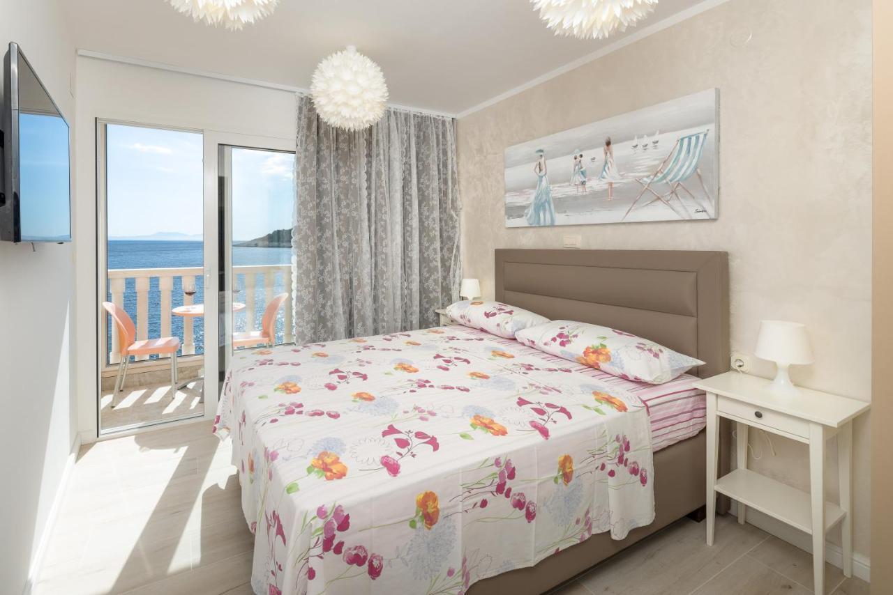 Luxury Bellavista Amazing Sea Holidays With Private Beach & Parking ميلنا المظهر الخارجي الصورة