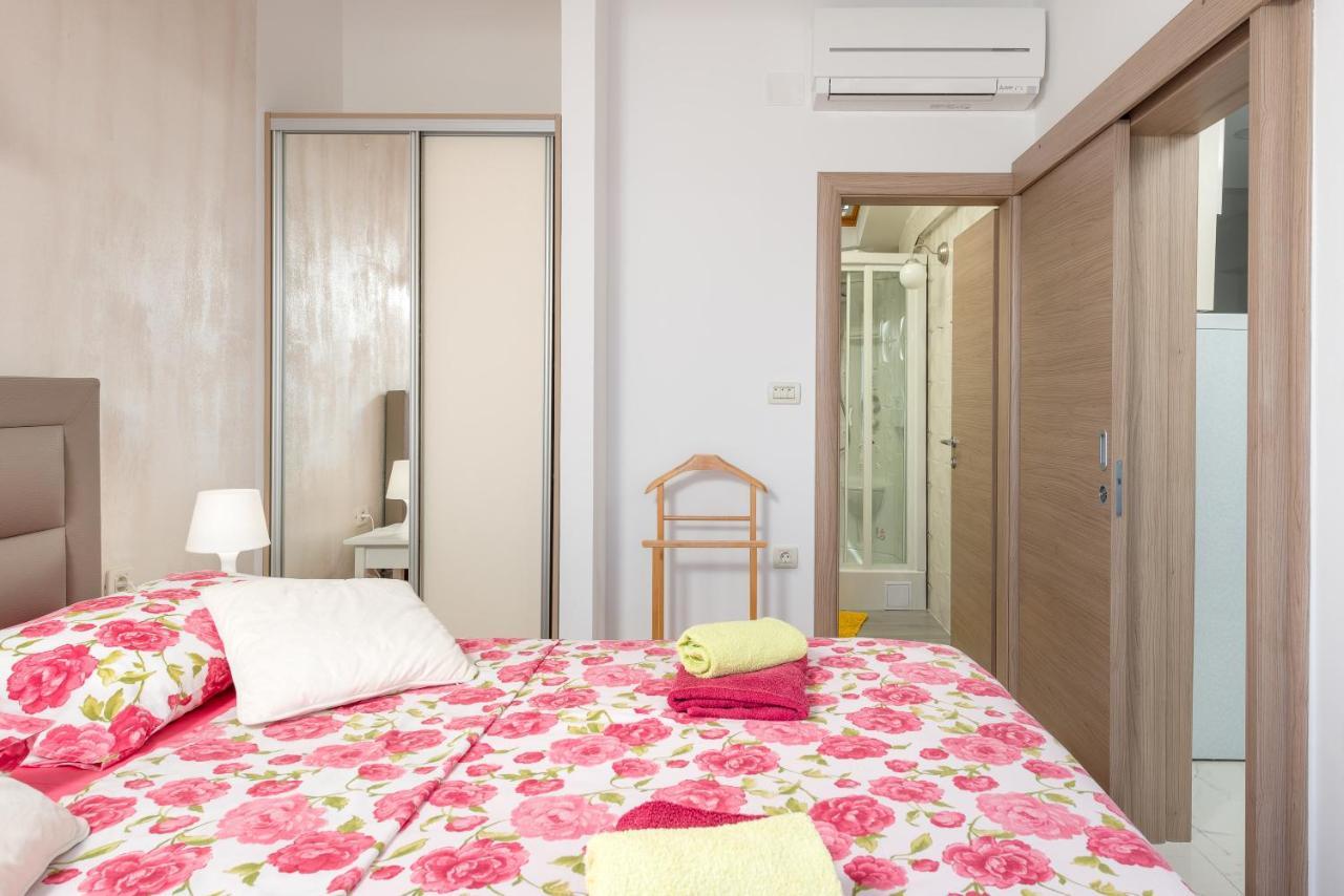Luxury Bellavista Amazing Sea Holidays With Private Beach & Parking ميلنا المظهر الخارجي الصورة