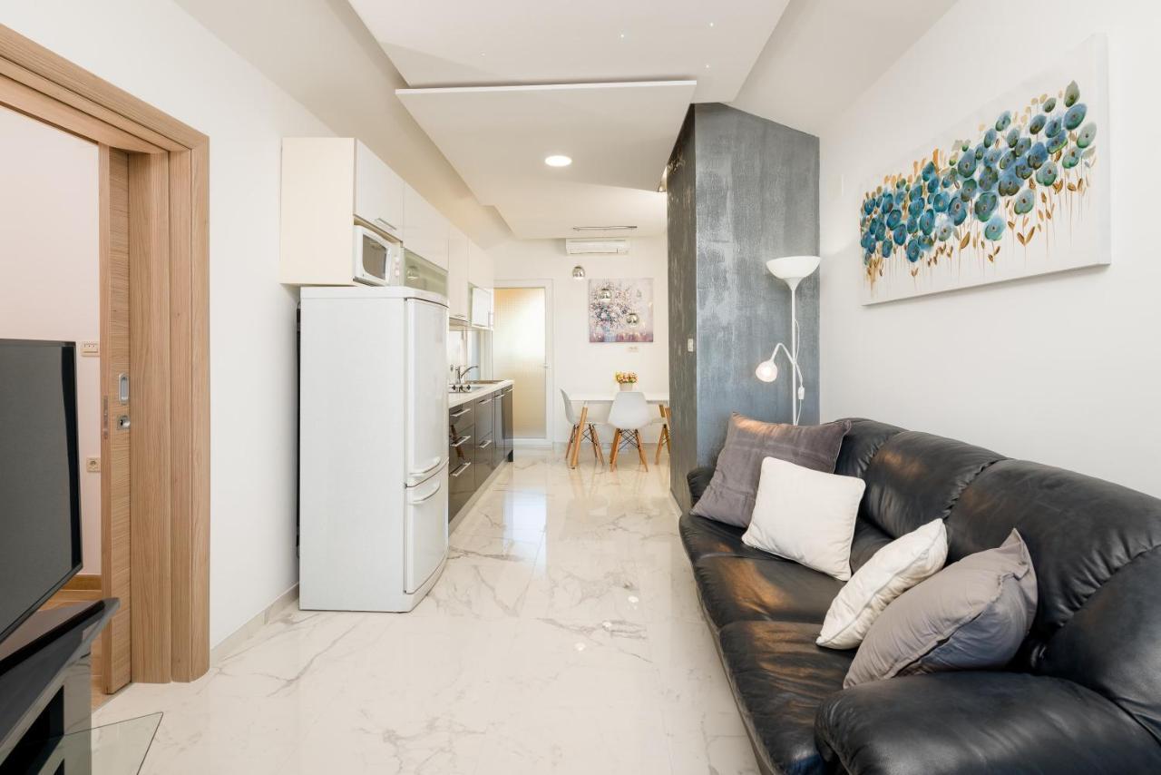 Luxury Bellavista Amazing Sea Holidays With Private Beach & Parking ميلنا المظهر الخارجي الصورة