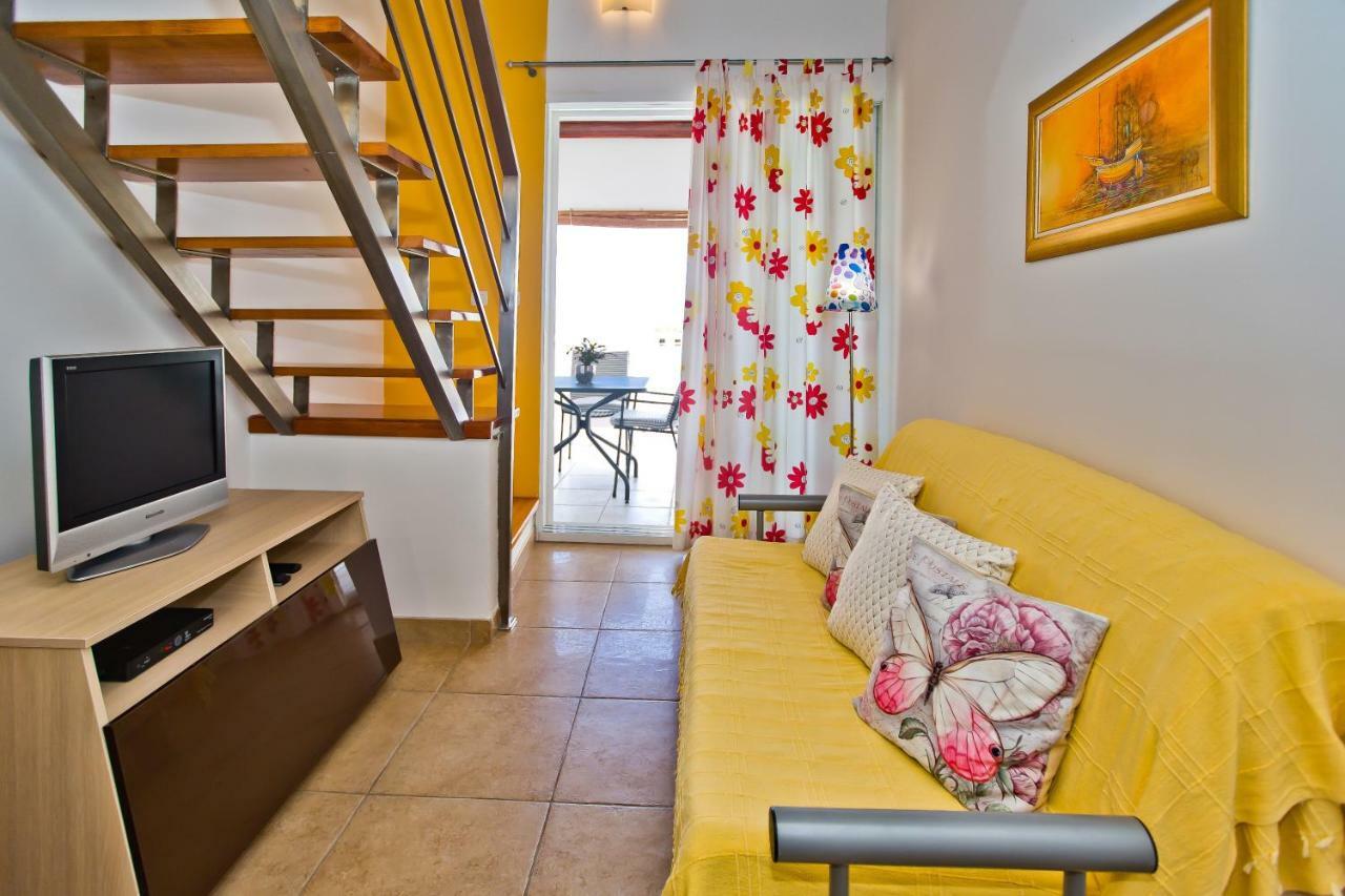 Luxury Bellavista Amazing Sea Holidays With Private Beach & Parking ميلنا المظهر الخارجي الصورة