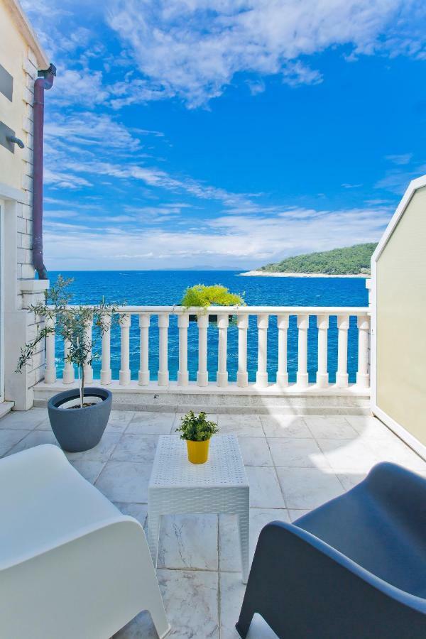 Luxury Bellavista Amazing Sea Holidays With Private Beach & Parking ميلنا المظهر الخارجي الصورة