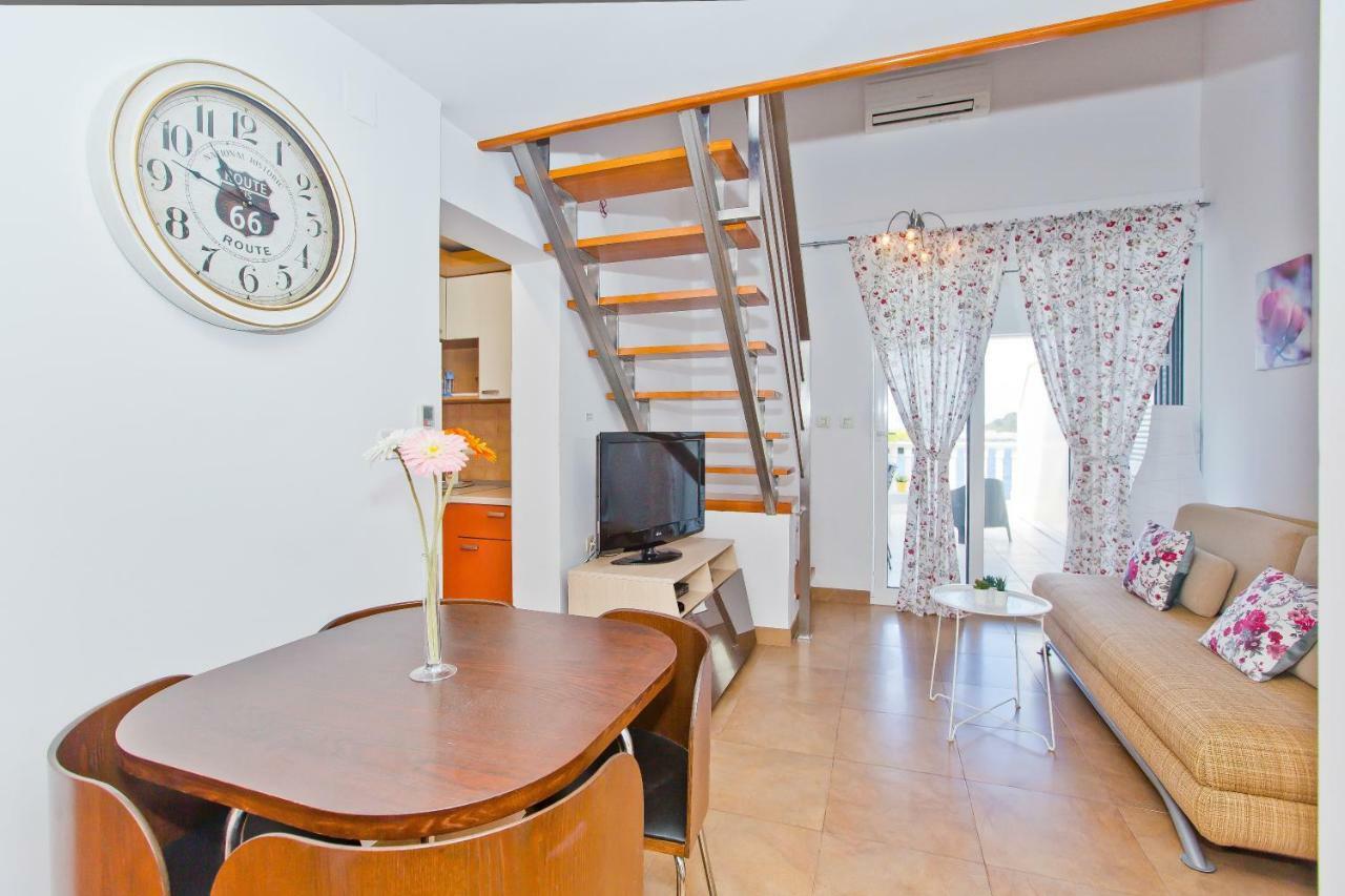 Luxury Bellavista Amazing Sea Holidays With Private Beach & Parking ميلنا المظهر الخارجي الصورة