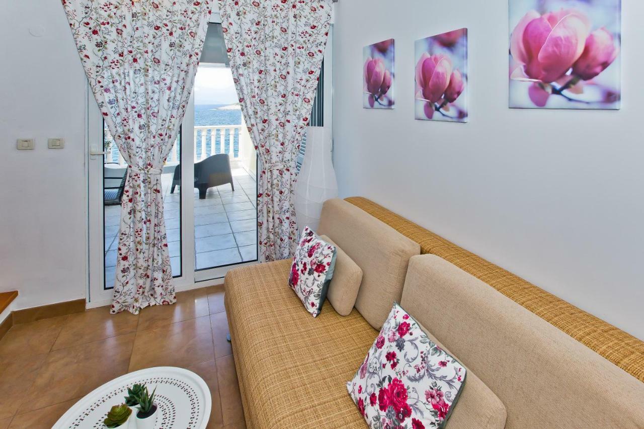 Luxury Bellavista Amazing Sea Holidays With Private Beach & Parking ميلنا المظهر الخارجي الصورة